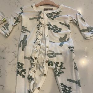 SpearmintLOVE baby onsie cactus